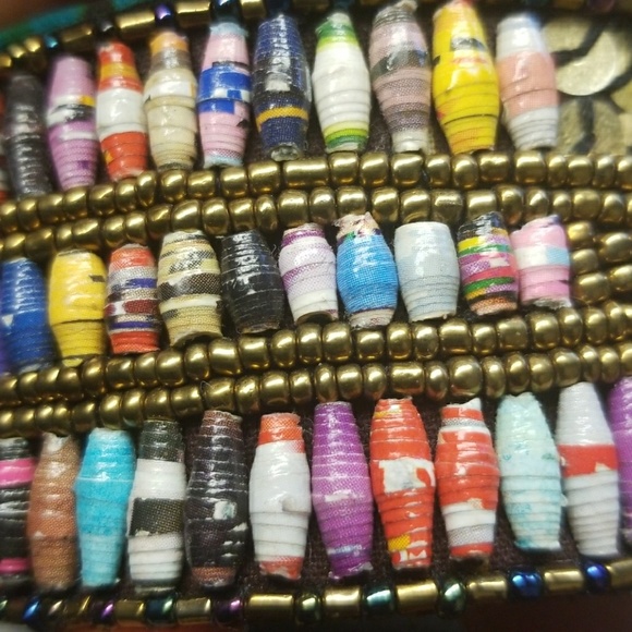 Handmade beaded bracelet - Picture 2 of 4